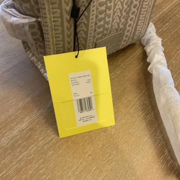 Marc Jacobs Beige Logo Mini Bag. Top handle and crossbody - Picture 4 of 14